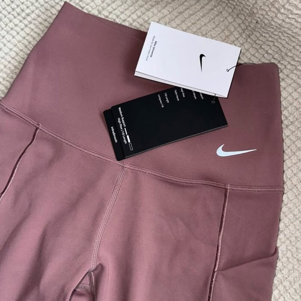 NEW $110 Nike Training universa tights. Womens XS.